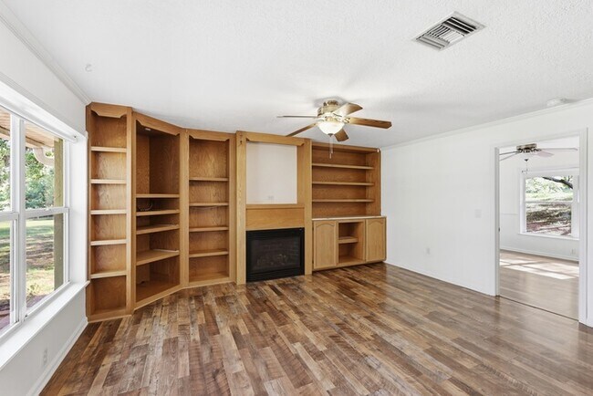 Building Photo - 13205 Mountain View