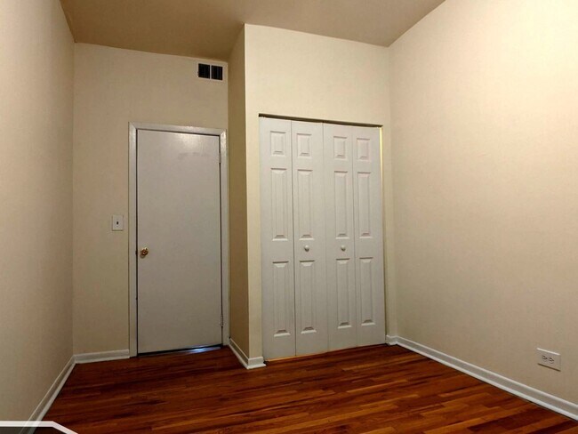 Building Photo - 2323 N Kedzie Blvd