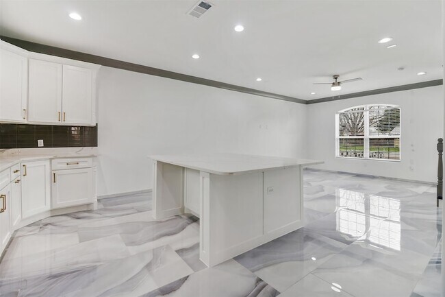 Building Photo - 621 N Nursery Rd