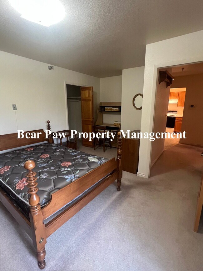 Building Photo - Two bedroom in Rocky Village!!