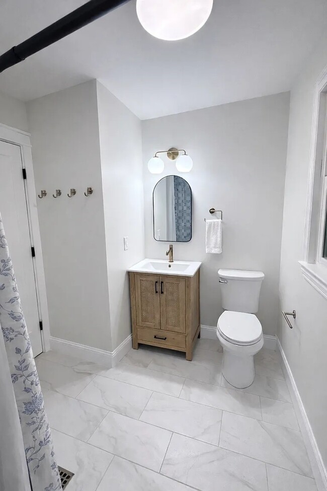 Building Photo - 1679 Culleoka Hwy