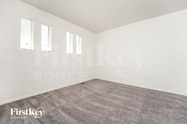 Building Photo - 10593 Racine St