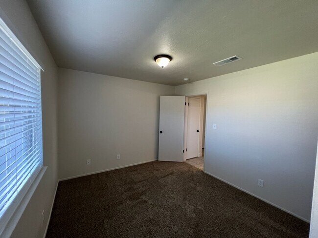 Building Photo - 1536 Sheldon Dr