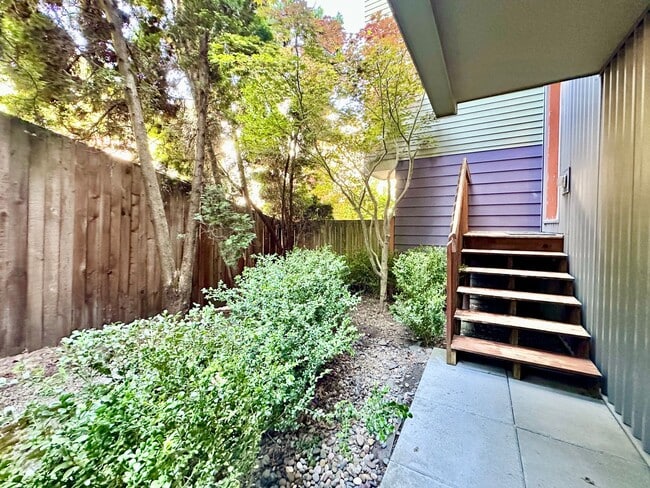 Building Photo - Stunning Townhome for Lease  in Seattle’s ...