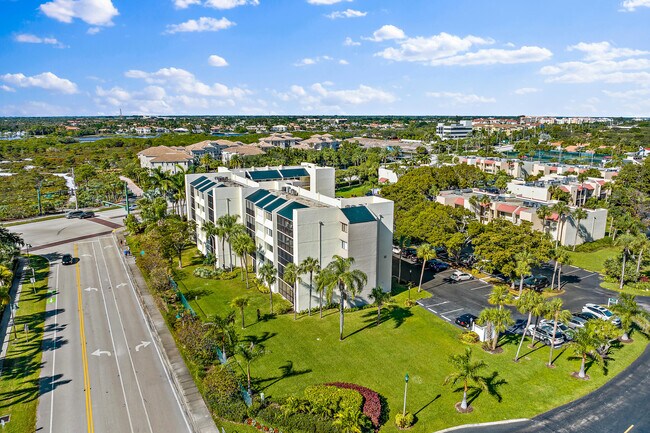 Building Photo - 1605 S US Hwy 1