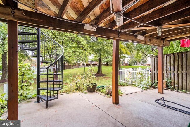 Building Photo - 43535 Postrail Square