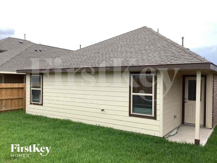 Building Photo - 18455 Summit Ranch Dr