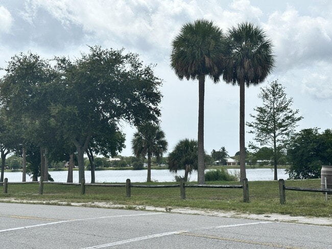Building Photo - 3080 Lake Osborne Dr