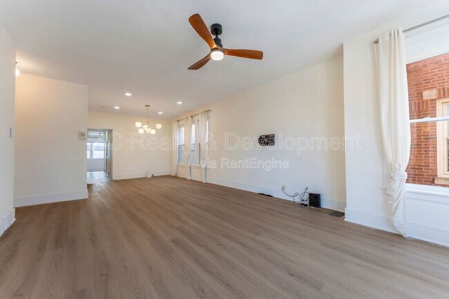 Building Photo - 5737 N Washtenaw Ave