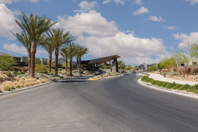 Building Photo - Stunning modern luxury home located in prestigious guard-gated Summerlin community of Ascension