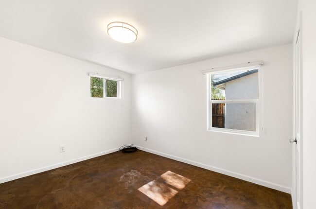 Building Photo - Waverly