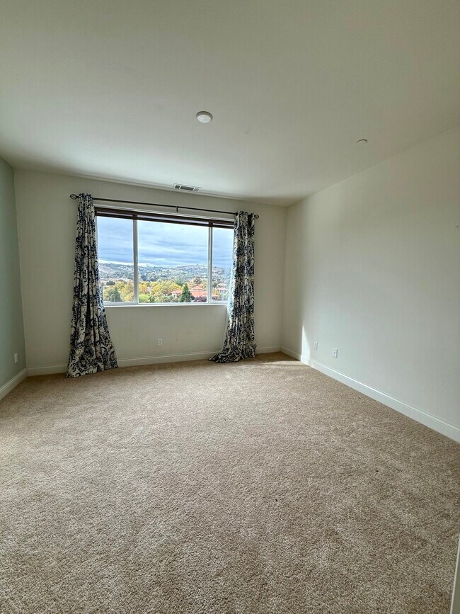 Building Photo - 311 Oak Hill Rd