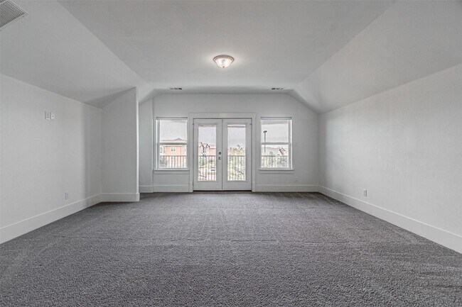 Building Photo - 4878 Limousine Ln