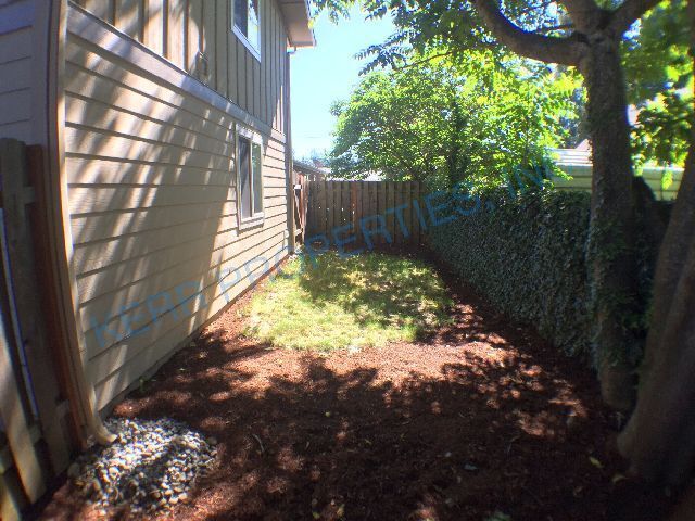 Building Photo - FREE RENT! Charming 3-Bed Home with 1.5 Ba...