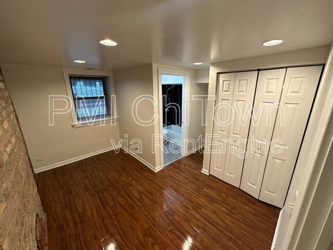 Building Photo - 1114 E 62nd St
