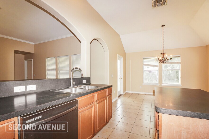 Building Photo - 5945 Sutherland Dr