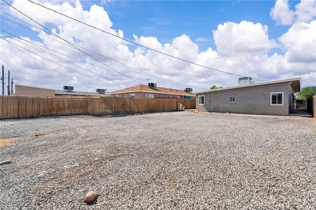 Building Photo - 710 N 10th St