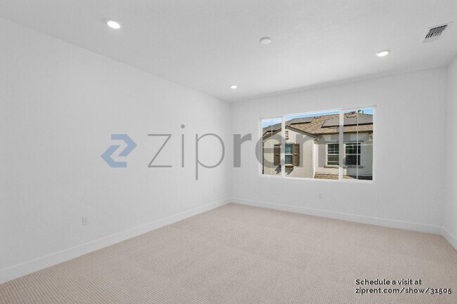 Building Photo - 146 W Ft Bragg Pl