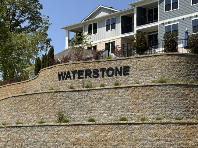 Building Photo - Fully Furnished Water front Community