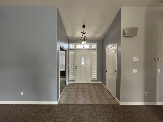 Building Photo - 2030 N Springland Pl
