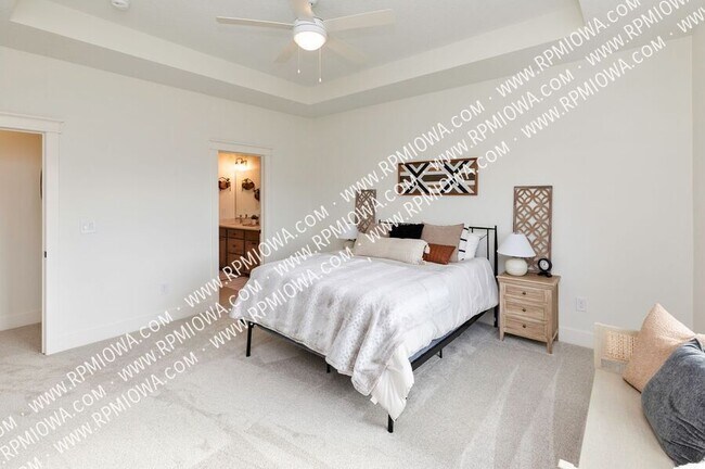 Building Photo - 440 NW Ashley Cir