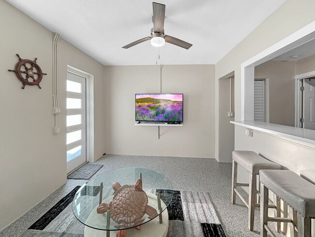 Building Photo - 14135 Palm St