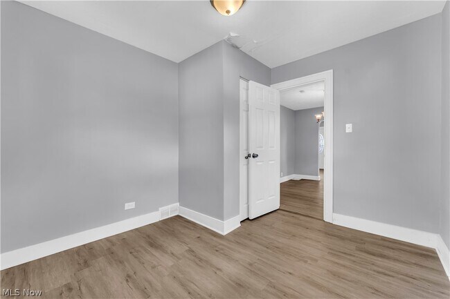 Building Photo - 19409 Raymond St