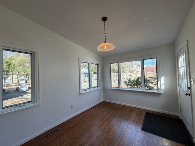 Building Photo - $1,950 | 3 Bedroom, 2 Bathroom House | NO Pets | Available for Immediate Move In!