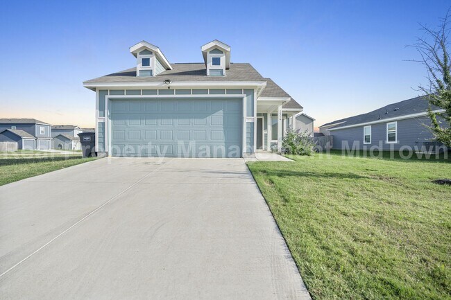 Building Photo - Newly Built Cozy & Stylish Fort Worth Home