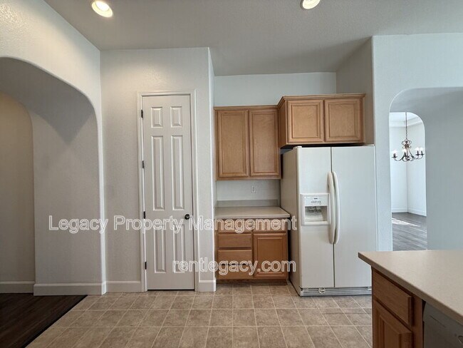 Building Photo - 1700 Charm Way