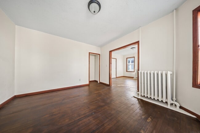 Building Photo - 294 Bellevue St