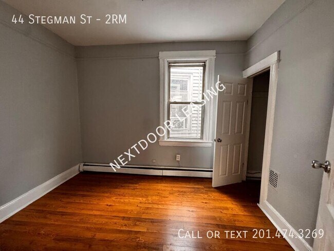 Building Photo - 44 Stegman St