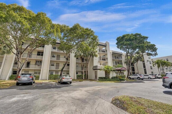 Building Photo - 9440 Poinciana Pl