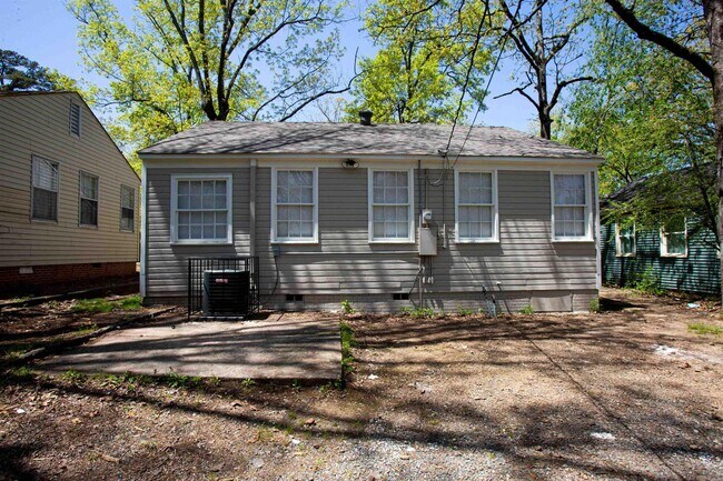 Building Photo - 2309 S Tyler St