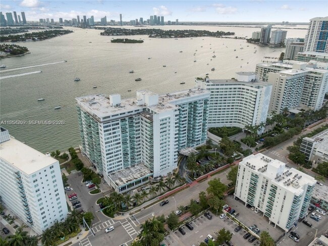 Building Photo - 1000 West Ave