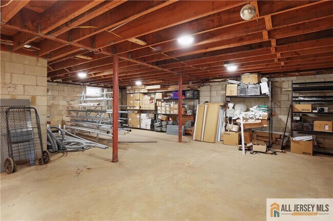 Building Photo - 215 Washington Rd