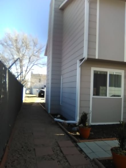 Building Photo - 1852 Zebulon Dr