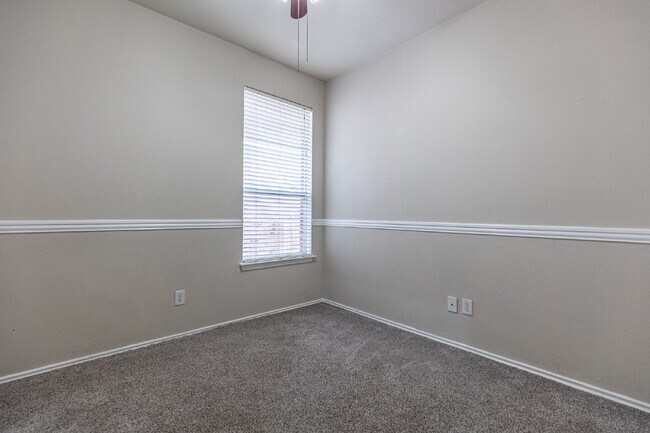 Building Photo - 6106 Briscoe Leaf