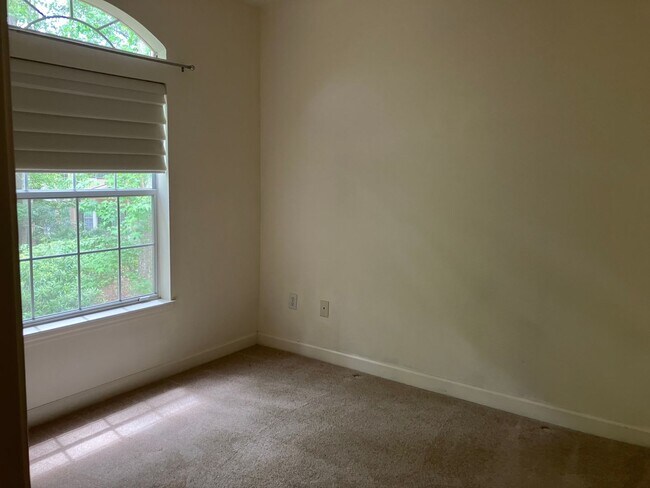 Building Photo - 3 BR / 2 BA at the Preserve