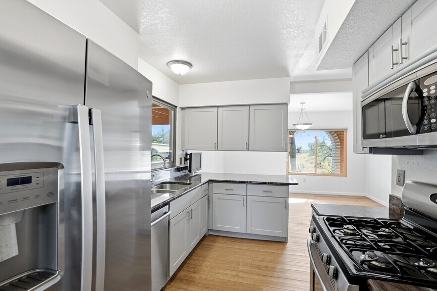 Building Photo - 11910 N Joi Dr