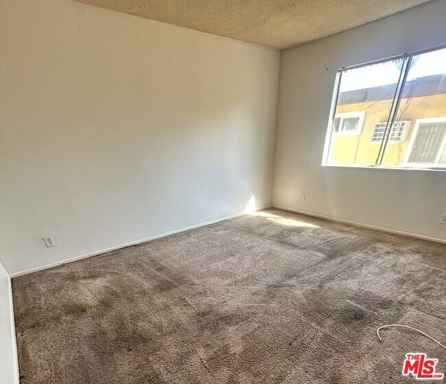 Building Photo - 8800 Cedros Ave