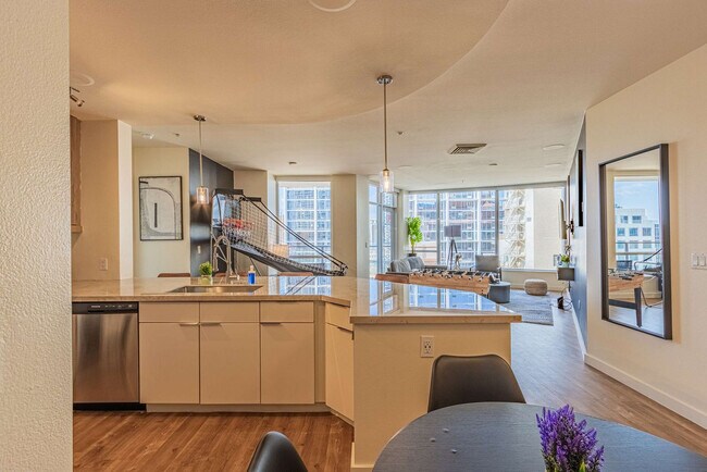 Building Photo - 44 W Monroe St