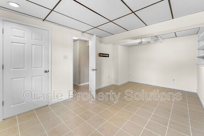 Building Photo - 6634 Dovecote Dr