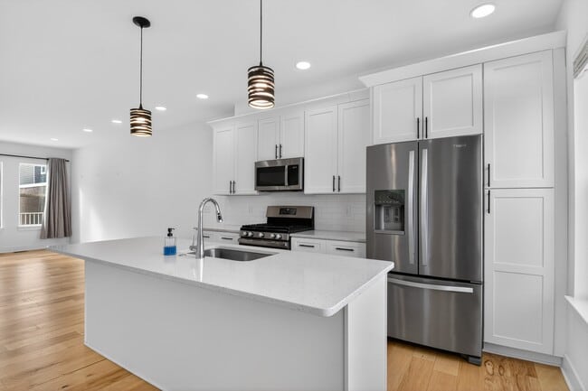 Building Photo - 2925 Square Lake Ct