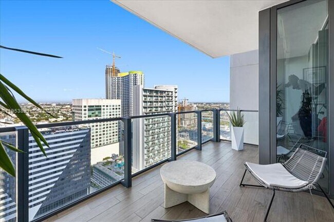 Building Photo - 88 SW 7th St