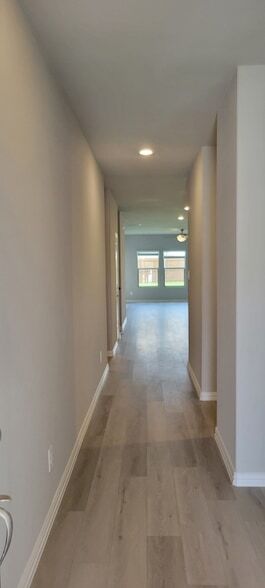Building Photo - 2231 Clf Spgs Dr
