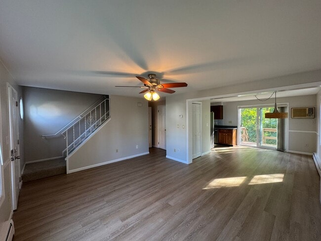 Building Photo - 20 Northwoods Cir