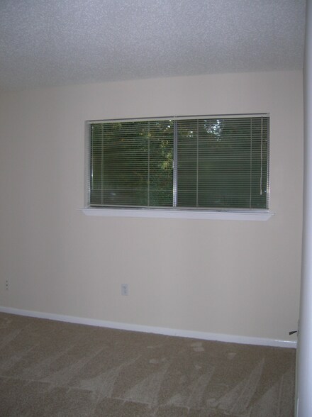 Building Photo - 7 Blue Fox Ct
