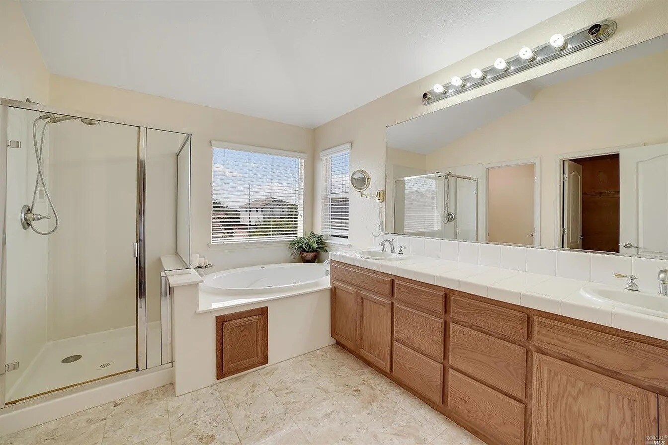 Building Photo - 332 Ring Neck St