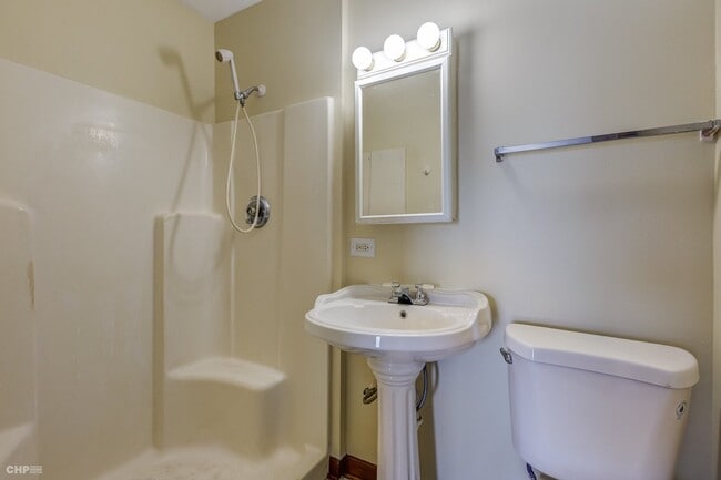 Building Photo - 431 Berkshire Dr